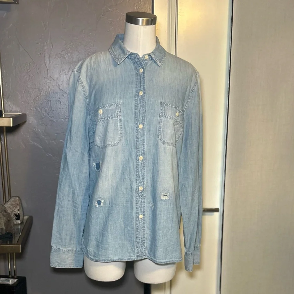 Madewell Rip & Repair Distressed Chambray Denim Button-Up Shirt - Picture 4 of 13